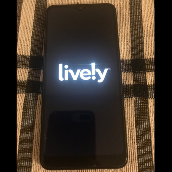 Lively Smart 3~Smartphone For Seniors & Accessories - Picture 4 of 12